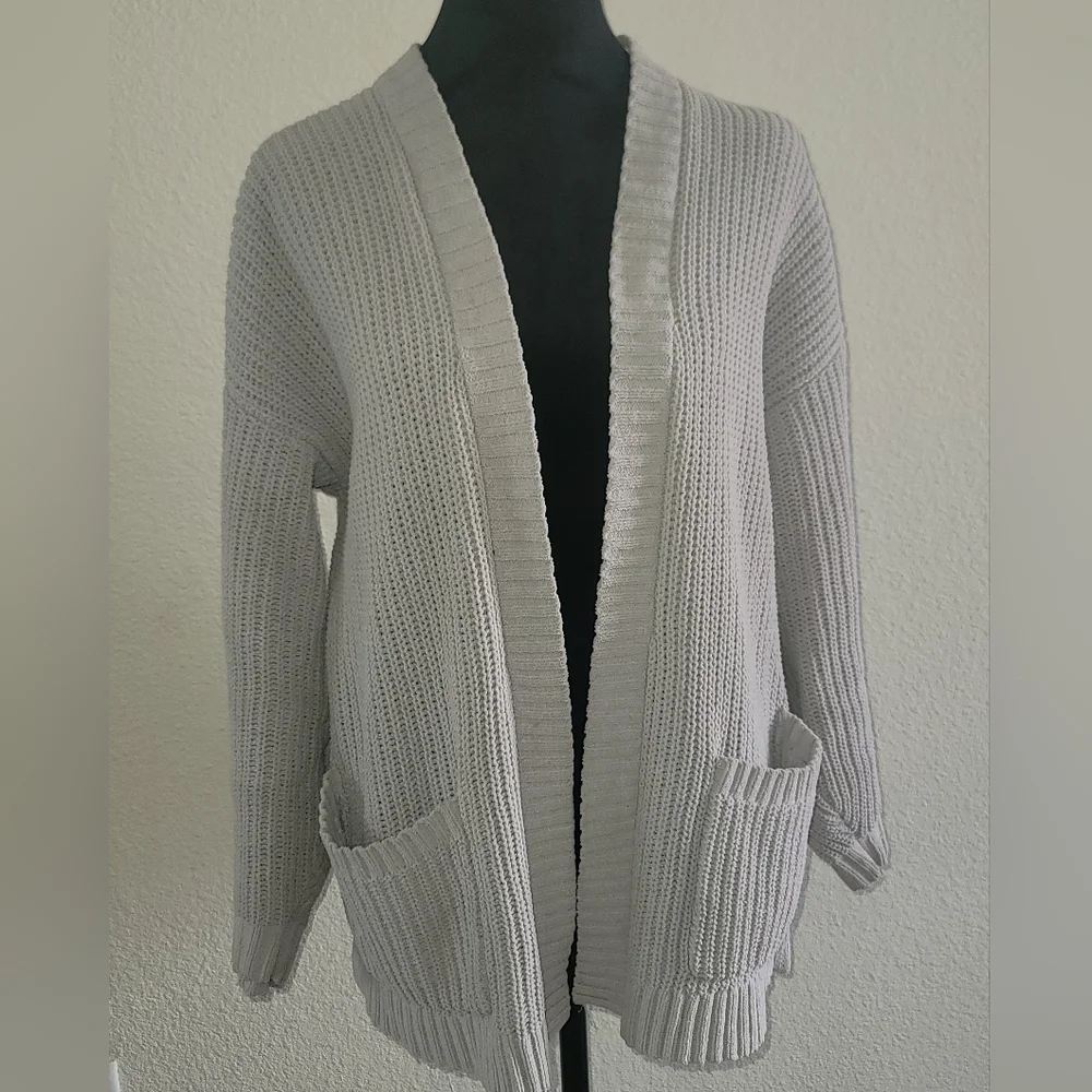 Hollister Women's Light Gray Chunky Knit Cardigan Oversized Fit 2 Pockets Sz M